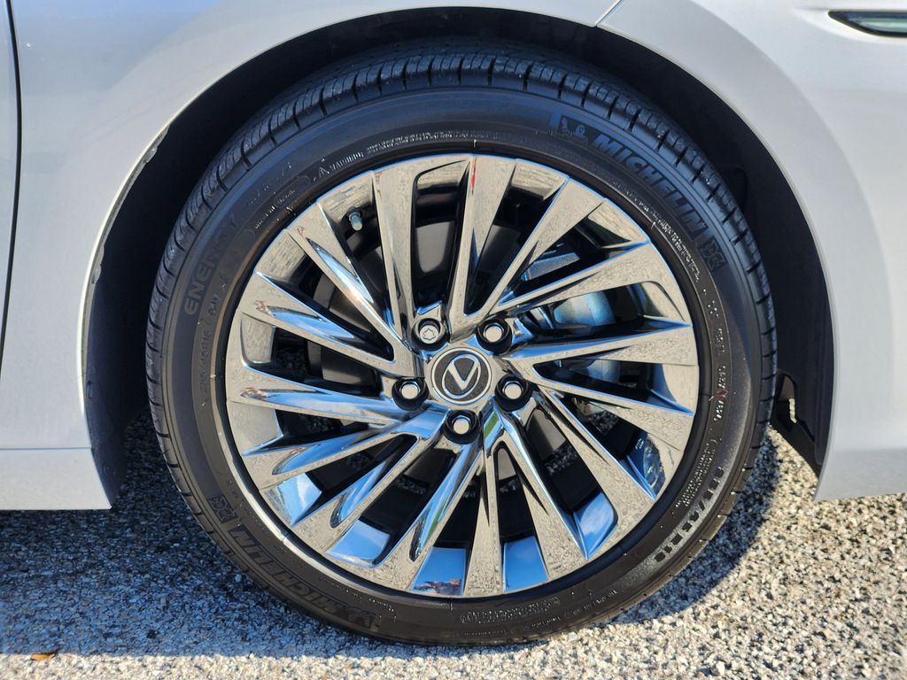 used 2025 Lexus ES car, priced at $53,711
