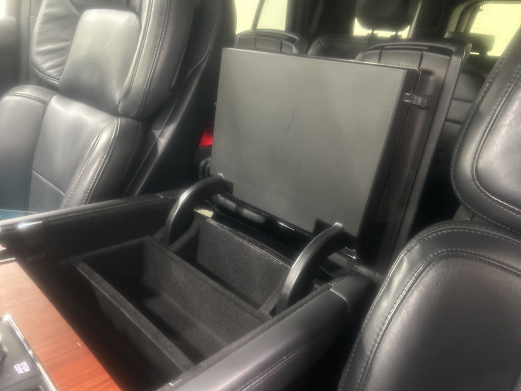 used 2022 Lincoln Navigator car, priced at $58,127