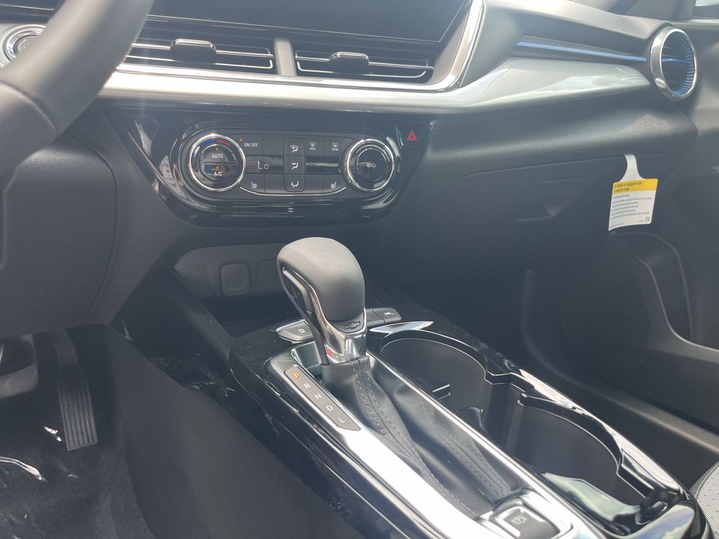new 2025 Chevrolet Trax car, priced at $24,825