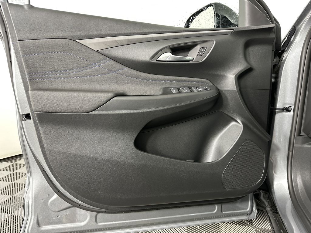 new 2025 Buick Envista car, priced at $27,285