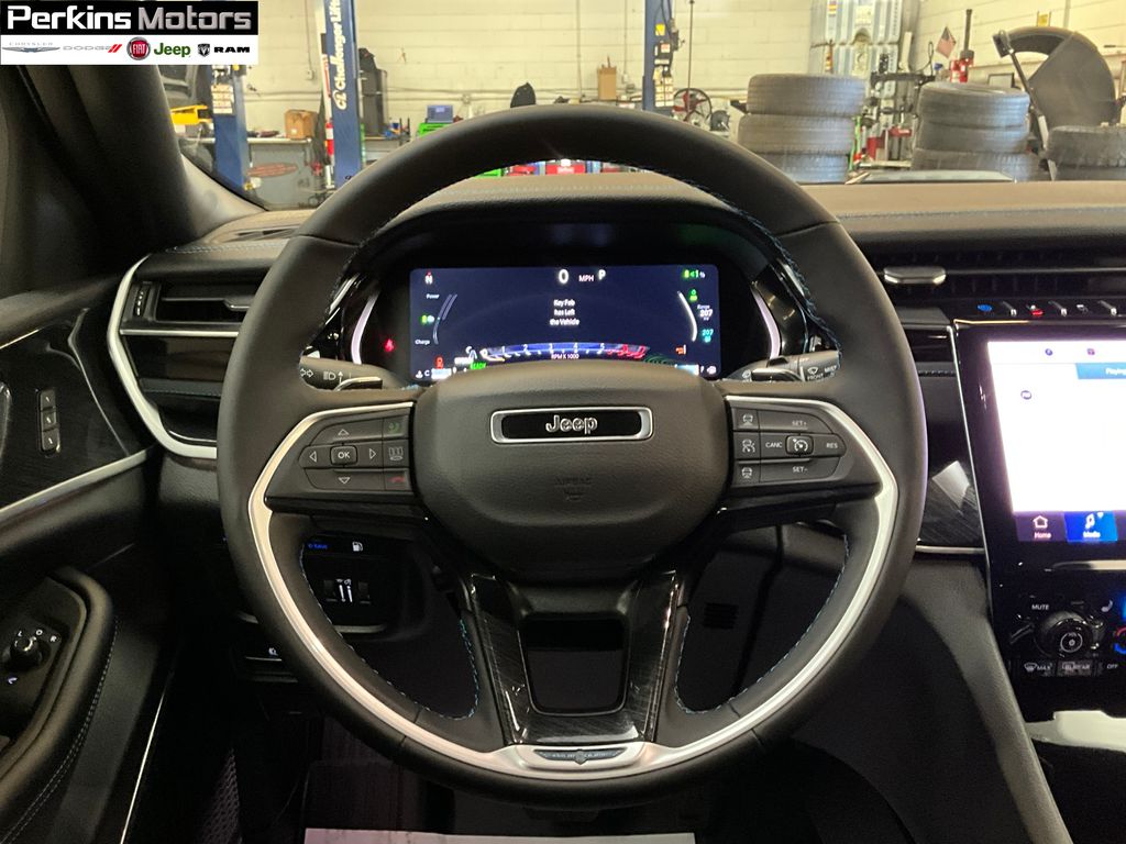 new 2025 Jeep Grand Cherokee car, priced at $66,005