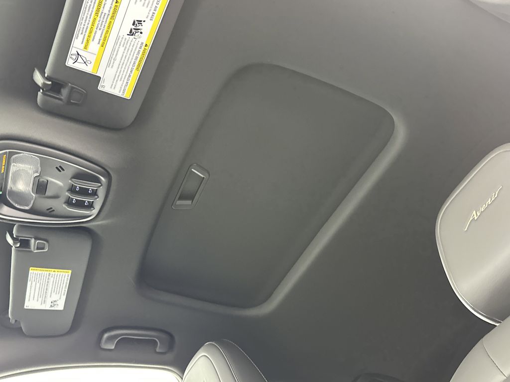 new 2025 Buick Envista car, priced at $31,685