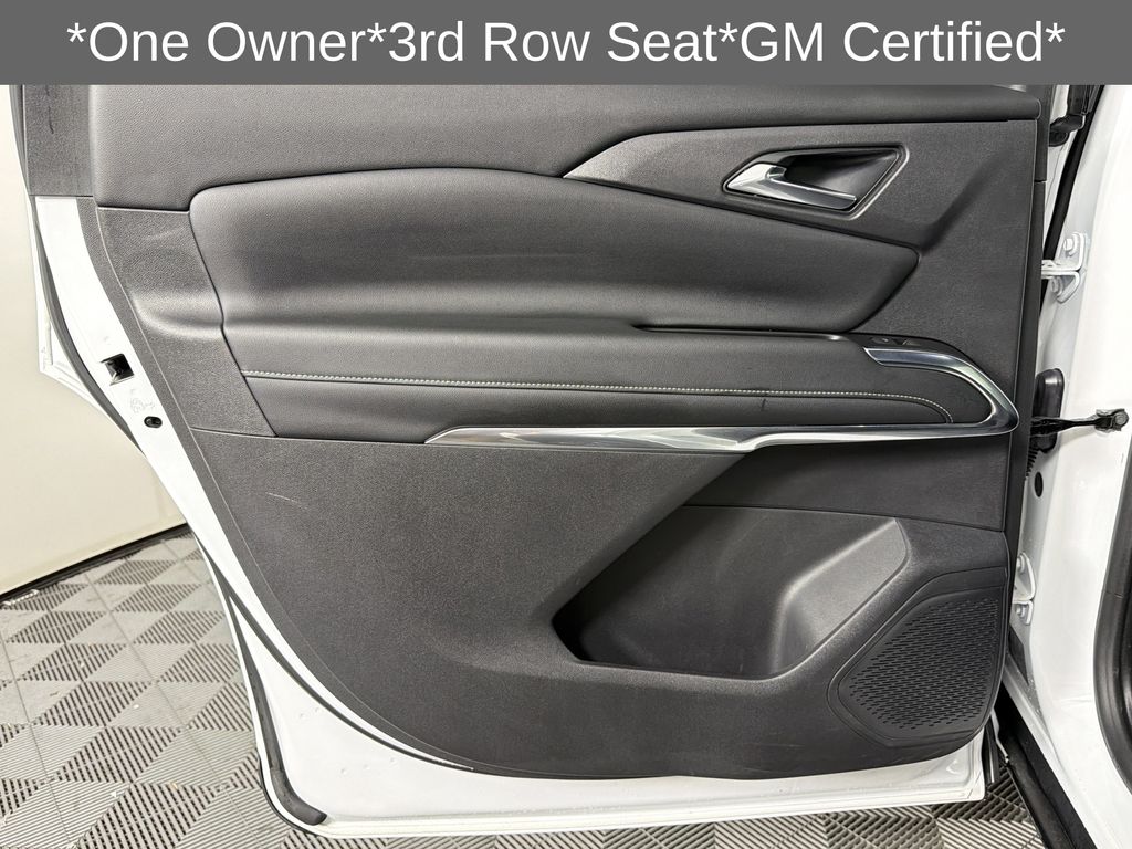 used 2024 Chevrolet Traverse car, priced at $33,333