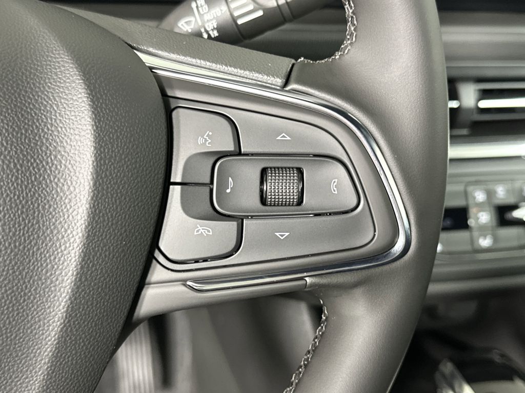 new 2025 Buick Envista car, priced at $27,375