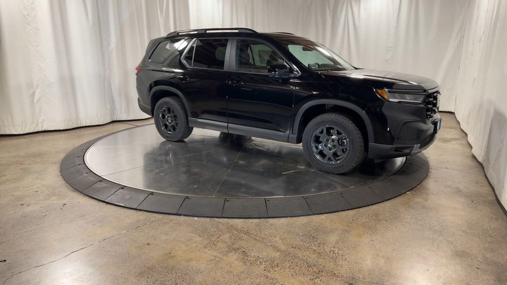 new 2025 Honda Pilot car, priced at $50,895
