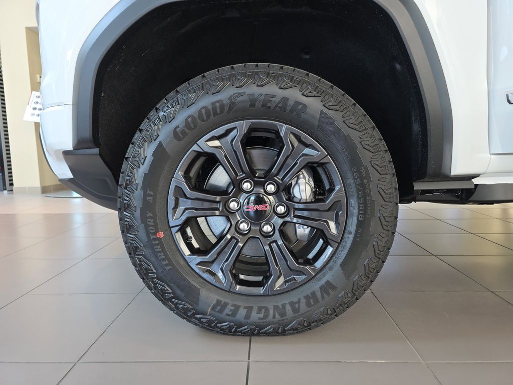 new 2025 GMC Canyon car, priced at $37,652