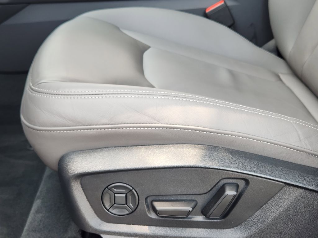used 2025 Audi Q7 car, priced at $57,991