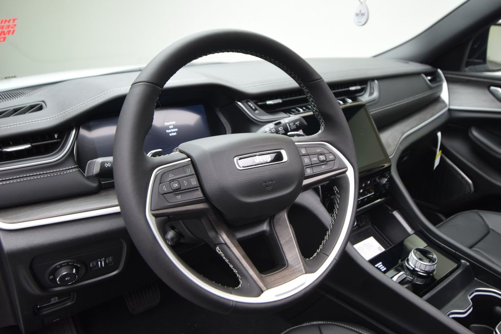 new 2025 Jeep Grand Cherokee L car, priced at $50,398