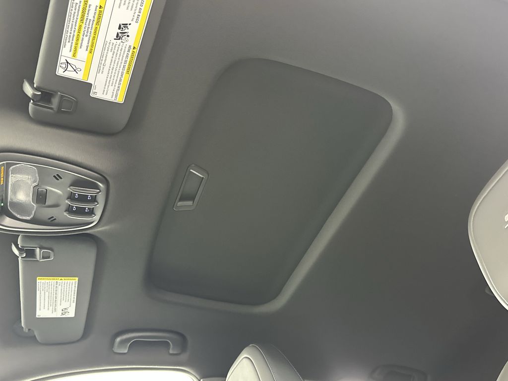 new 2025 Buick Envista car, priced at $29,075