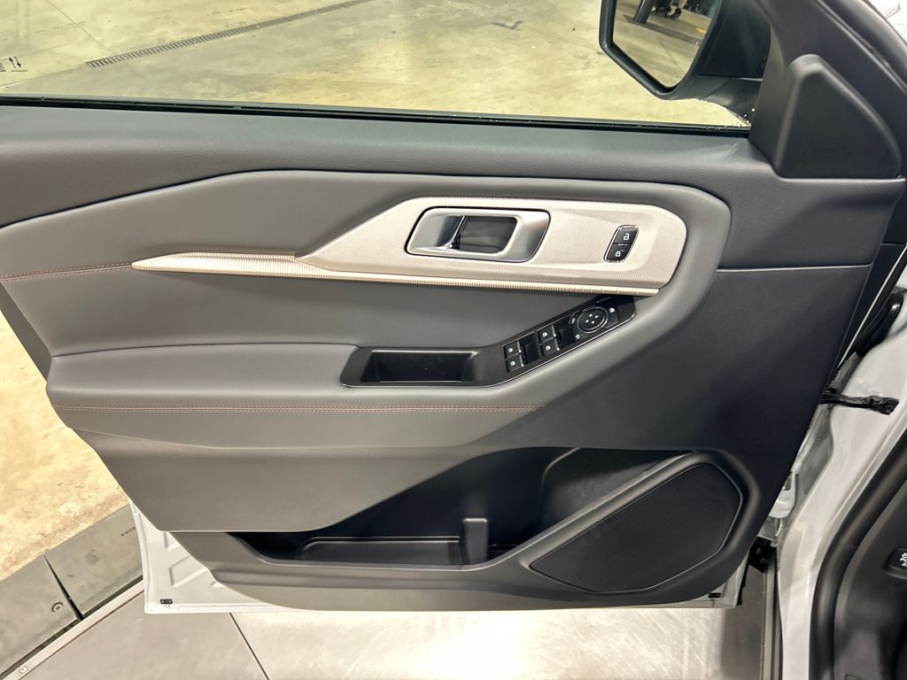 new 2025 Ford Explorer car, priced at $45,826