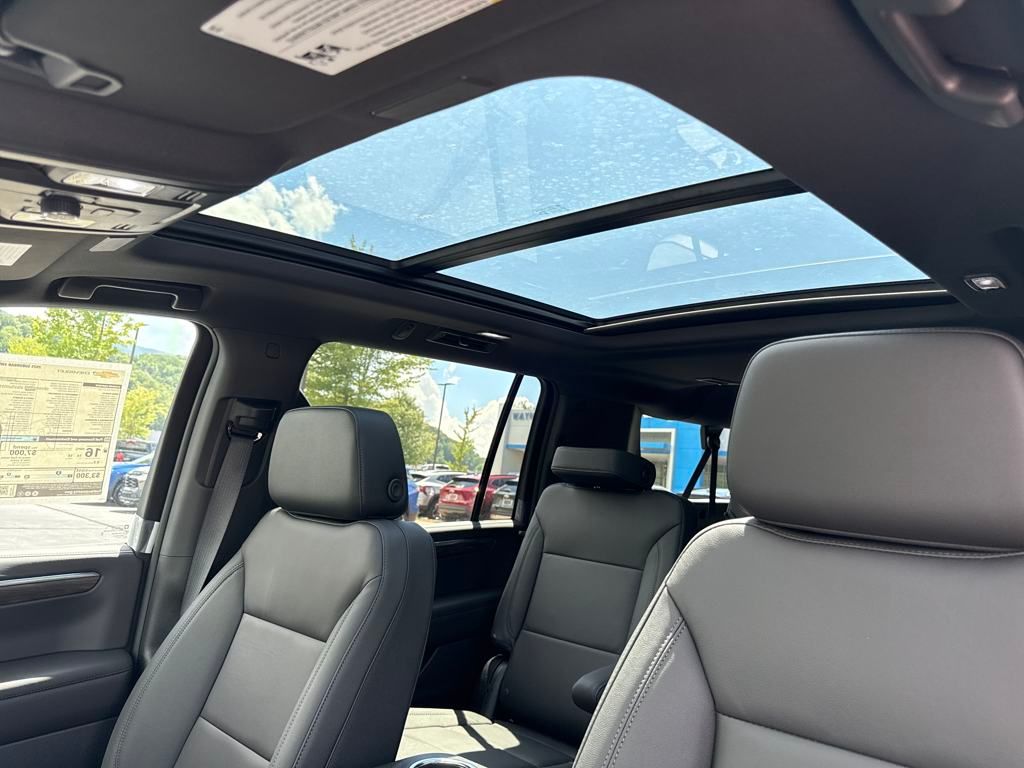 new 2025 Chevrolet Suburban car, priced at $75,380