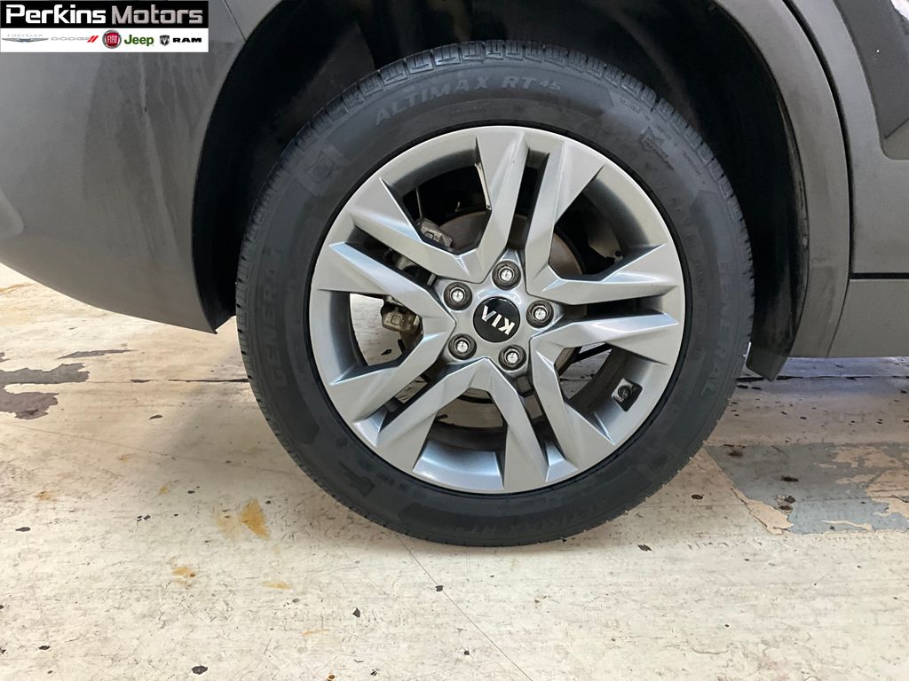 used 2021 Kia Seltos car, priced at $17,494