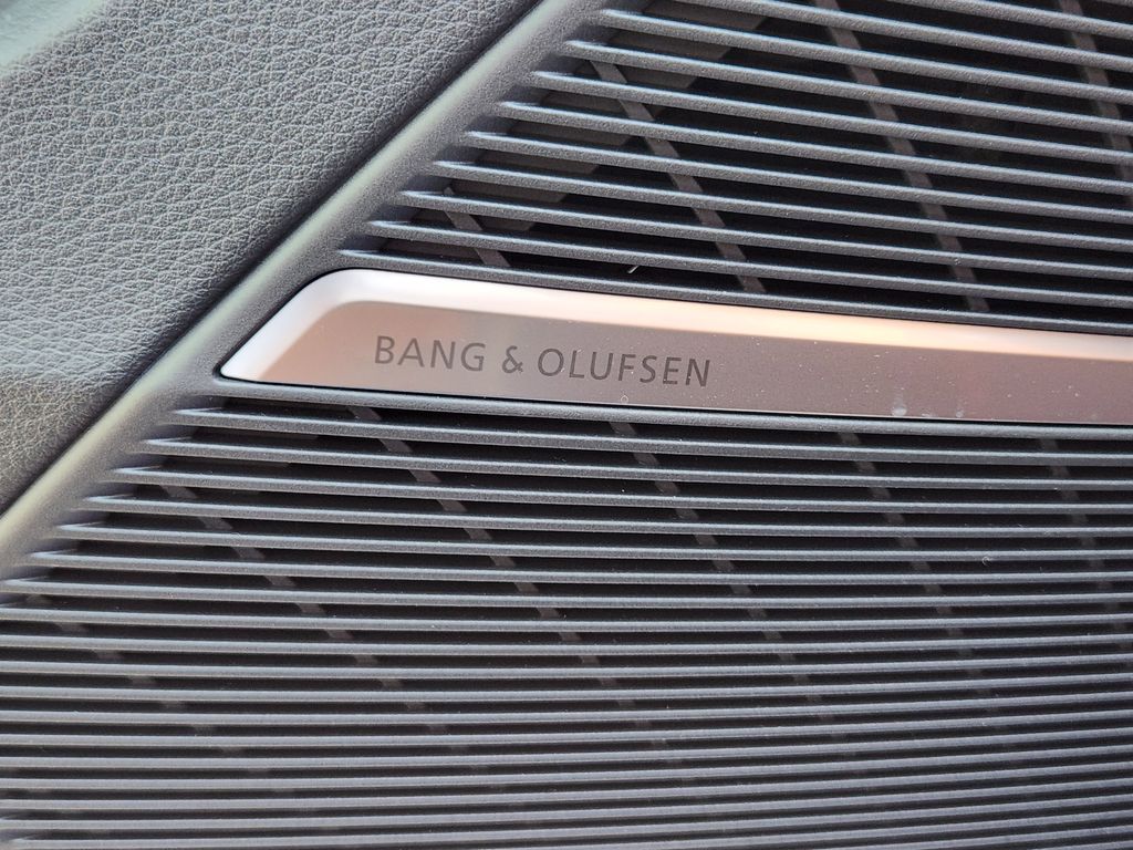 new 2025 Audi Q7 car, priced at $77,750