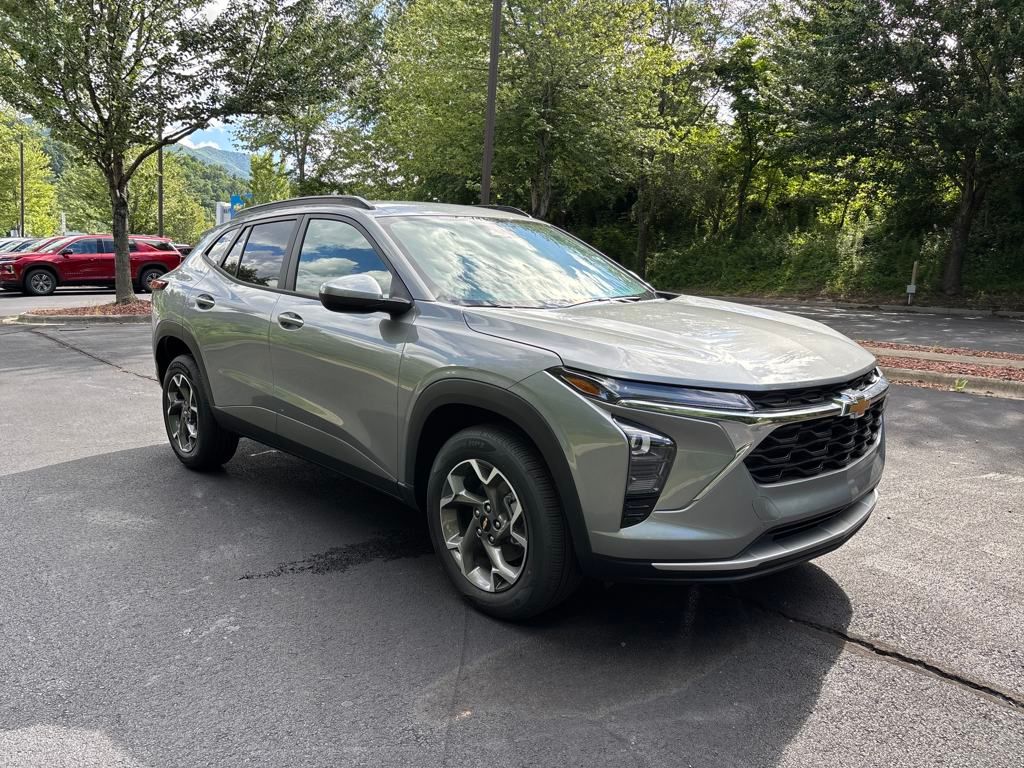 new 2025 Chevrolet Trax car, priced at $25,485