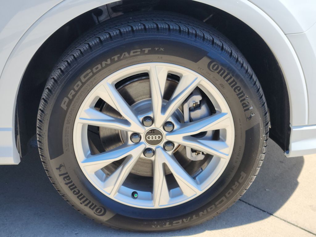 new 2025 Audi Q3 car, priced at $47,200
