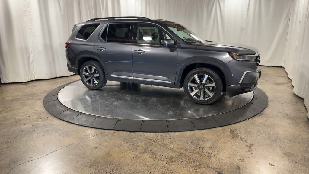 new 2025 Honda Pilot car, priced at $51,095