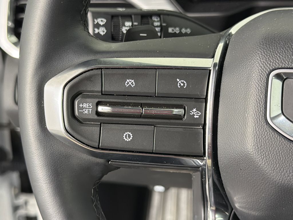 new 2025 GMC Acadia car, priced at $40,930