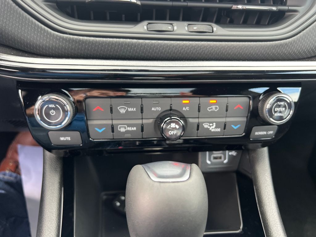 new 2026 Jeep Compass car, priced at $40,025