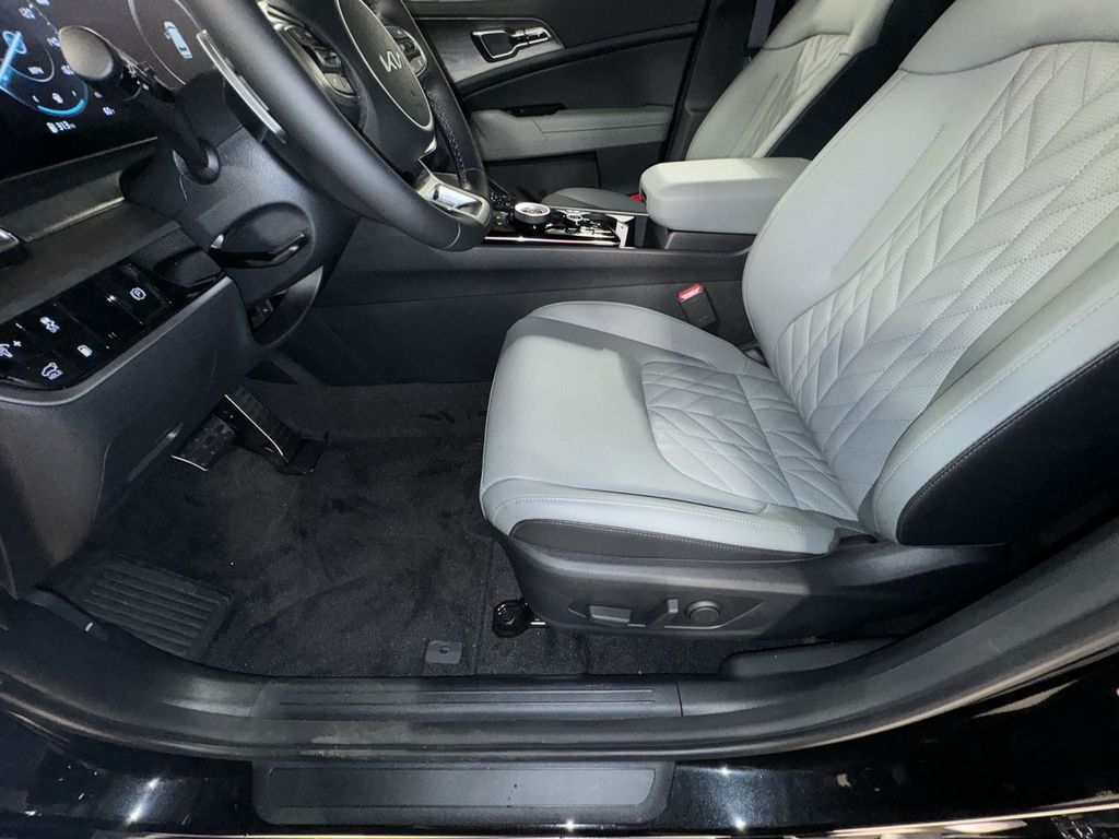 new 2025 Kia Sportage Plug-In Hybrid car, priced at $45,042