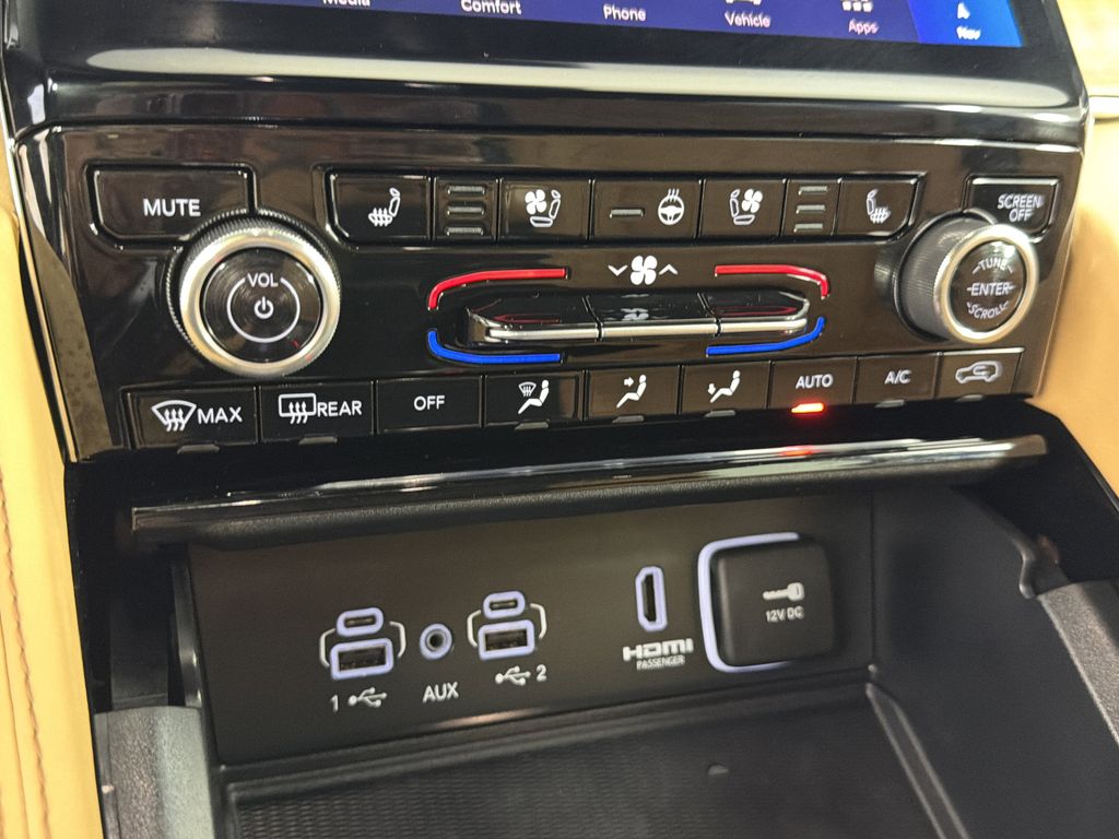 used 2025 Jeep Grand Cherokee car, priced at $53,195