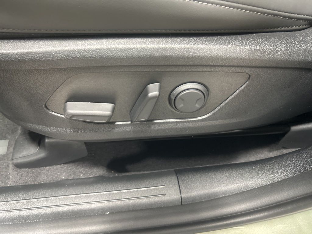 new 2025 Kia Sorento car, priced at $39,010