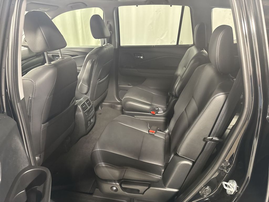 used 2022 Honda Pilot car, priced at $34,997