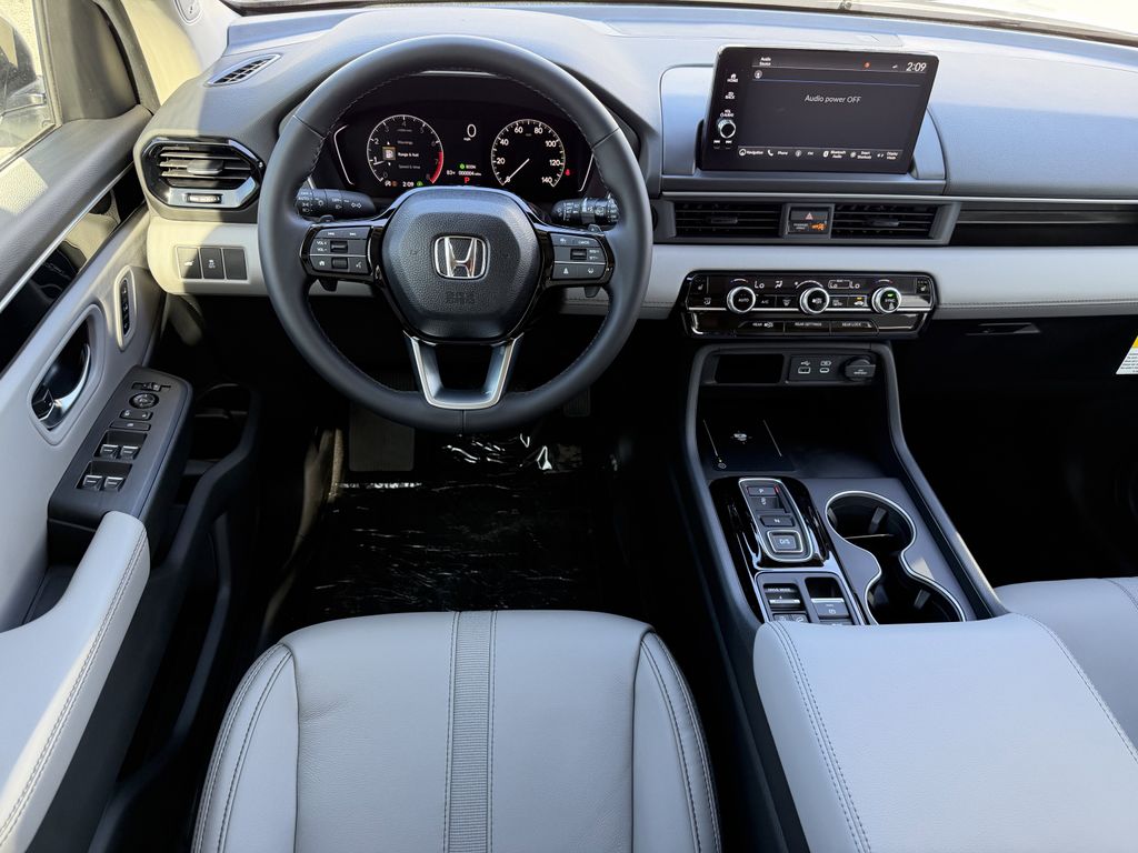 new 2025 Honda Pilot car, priced at $49,265