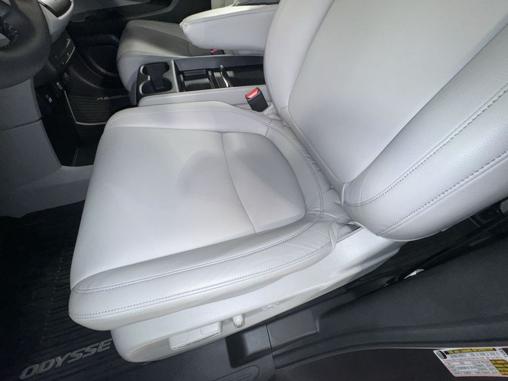 used 2024 Honda Odyssey car, priced at $39,903