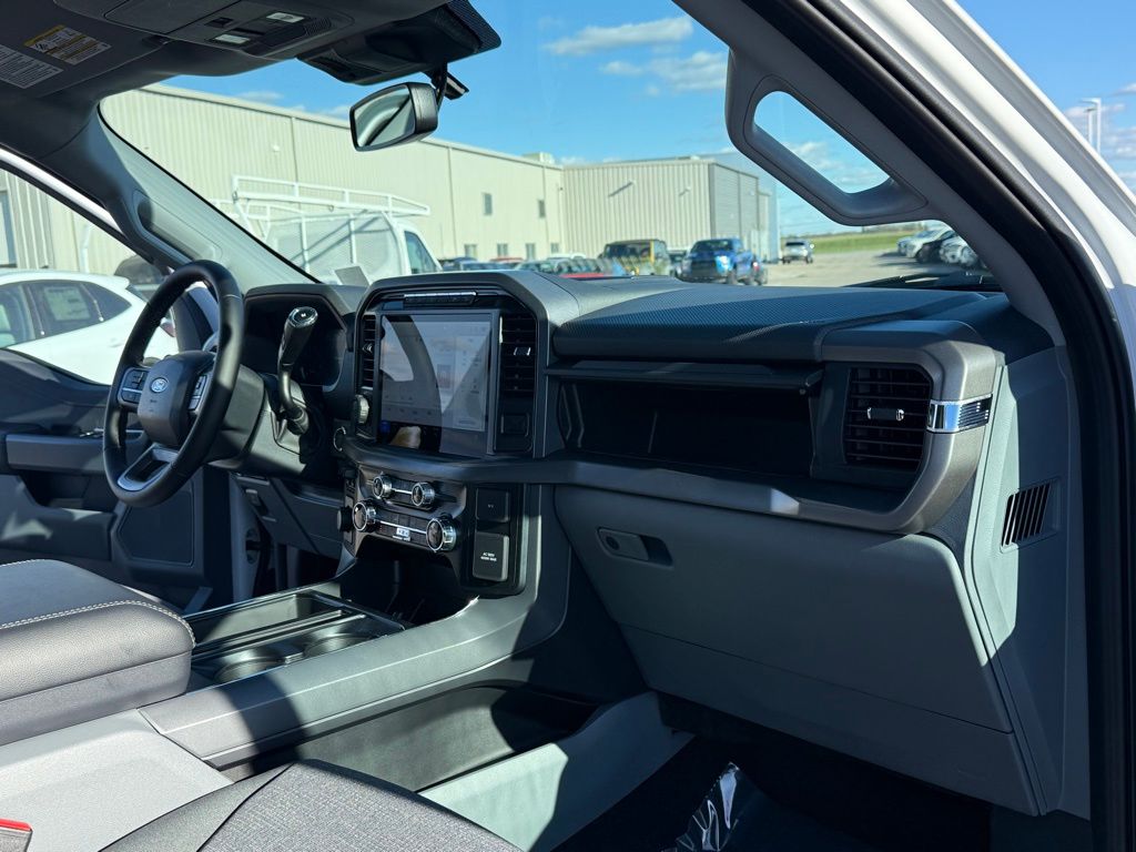 new 2024 Ford F-150 car, priced at $53,302