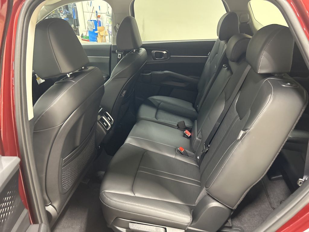 new 2025 Kia Sorento car, priced at $36,616