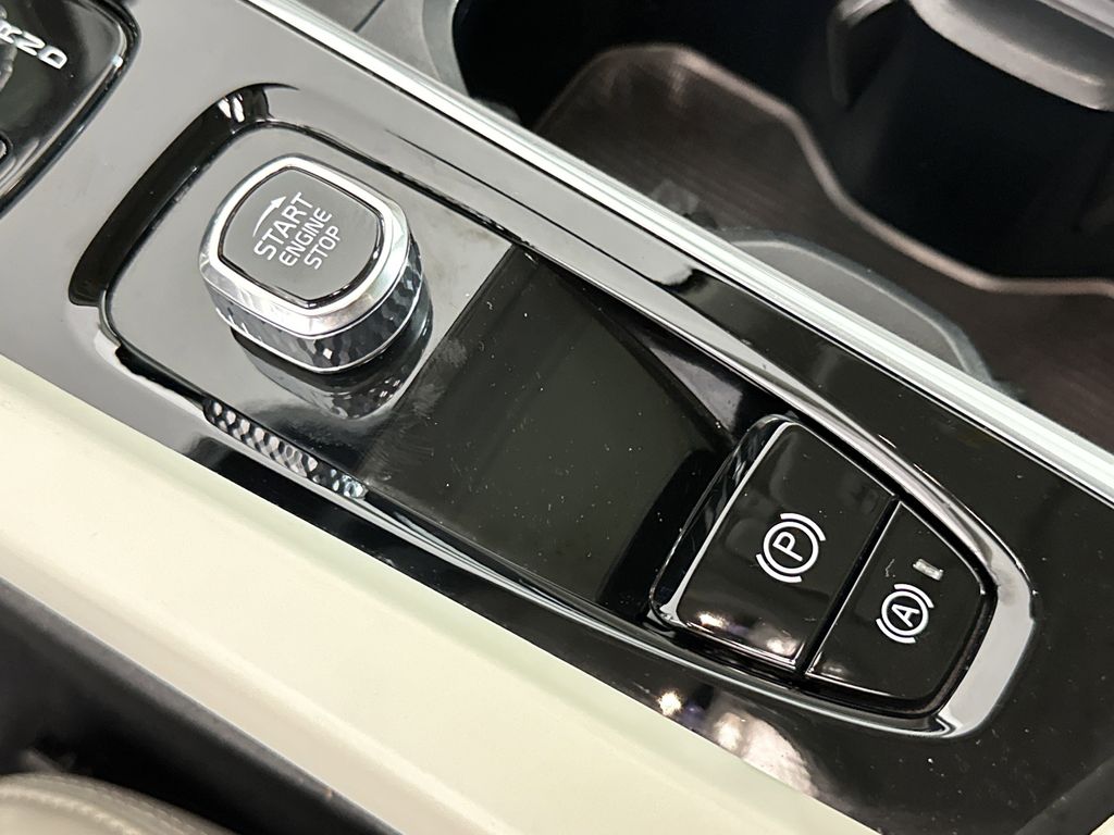 used 2022 Volvo XC60 car, priced at $36,795