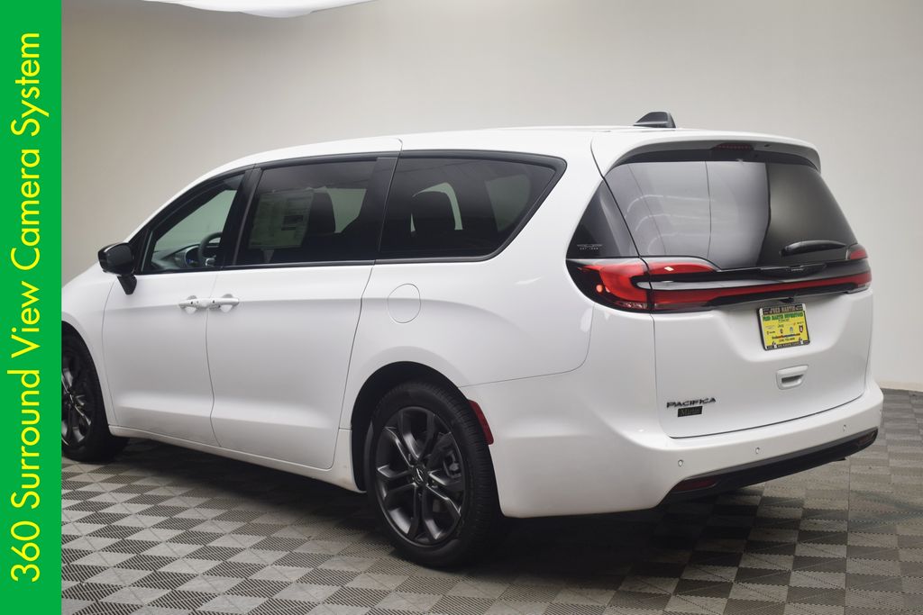new 2026 Chrysler Pacifica car, priced at $45,088