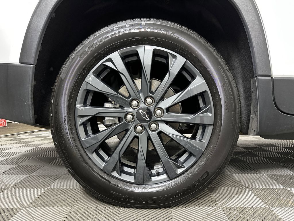 used 2022 Chevrolet Traverse car, priced at $32,988