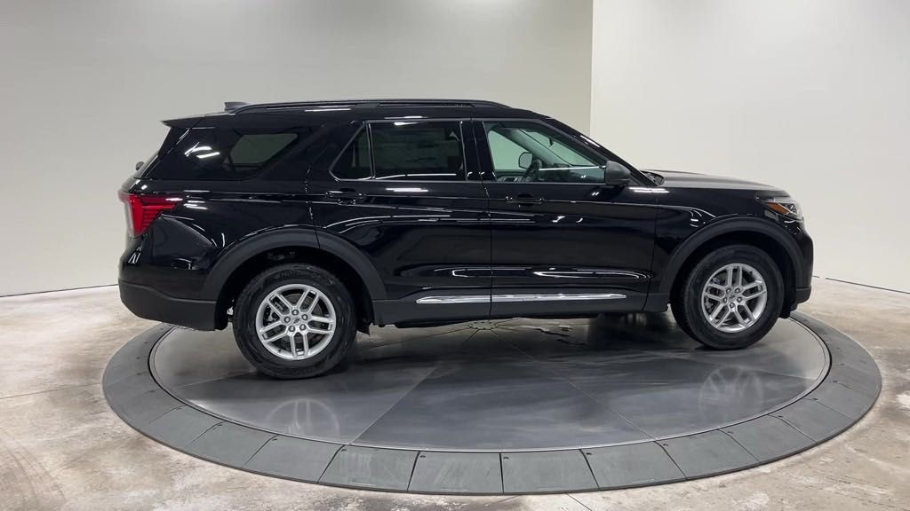 new 2025 Ford Explorer car, priced at $40,850