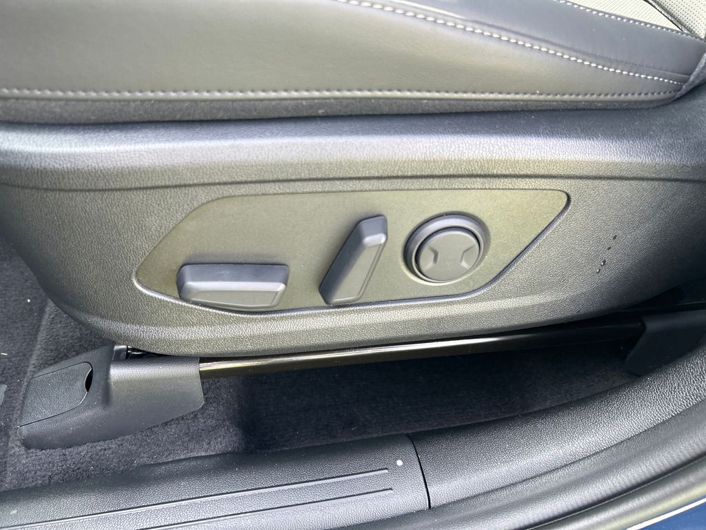 new 2025 Kia Sorento car, priced at $42,663