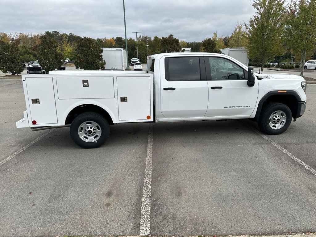 new 2024 GMC Sierra 2500HD car, priced at $48,933