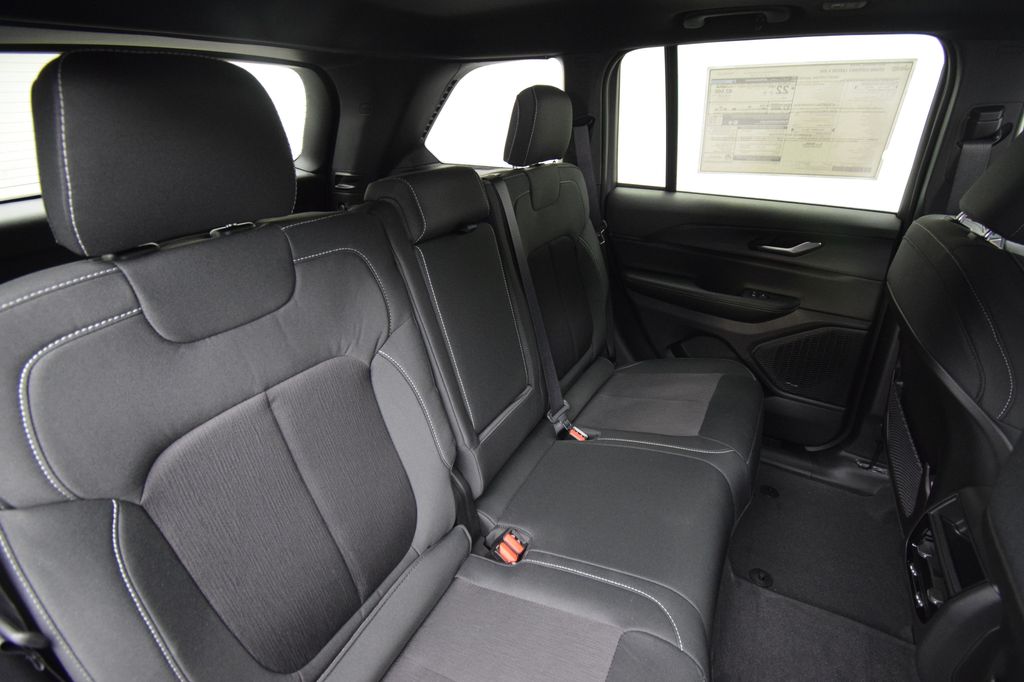 new 2025 Jeep Grand Cherokee car, priced at $35,165