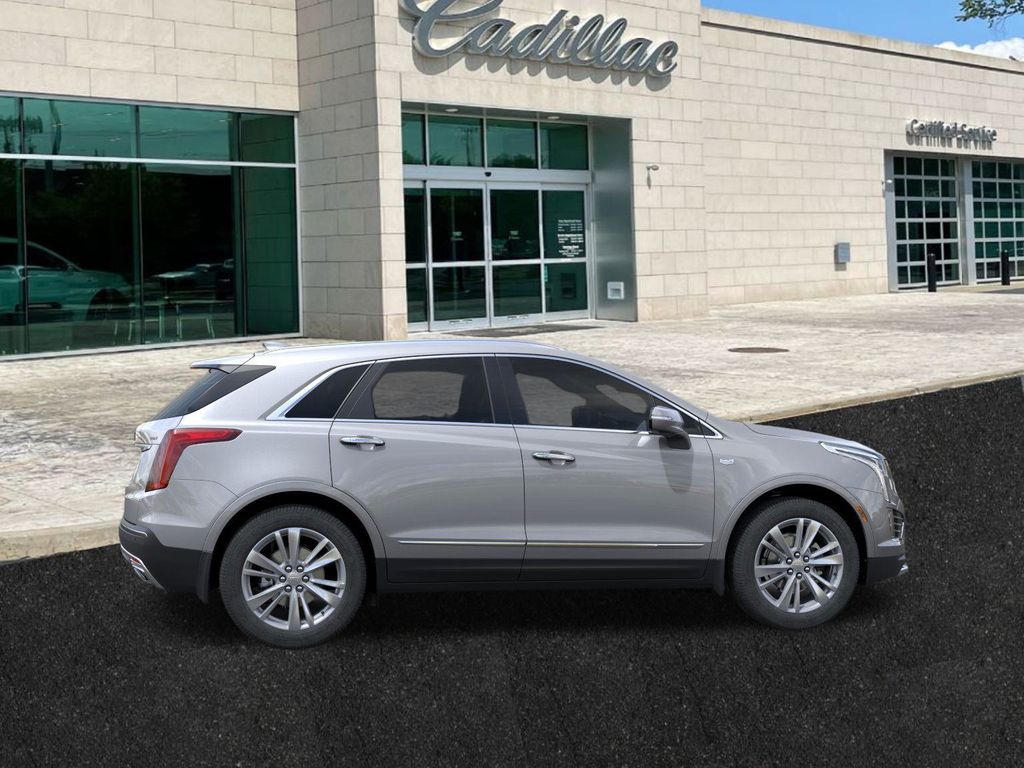 new 2025 Cadillac XT5 car, priced at $54,610