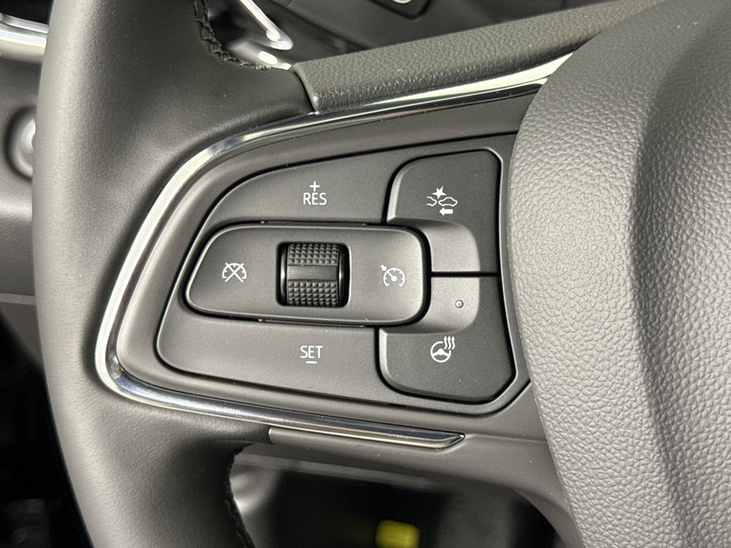 new 2025 Buick Envista car, priced at $31,085