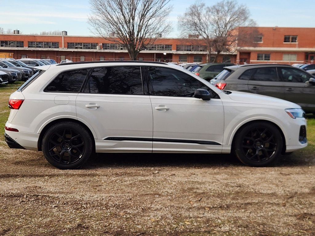 new 2025 Audi SQ7 car, priced at $99,990