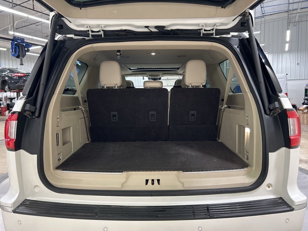 used 2020 Lincoln Navigator L car, priced at $33,234