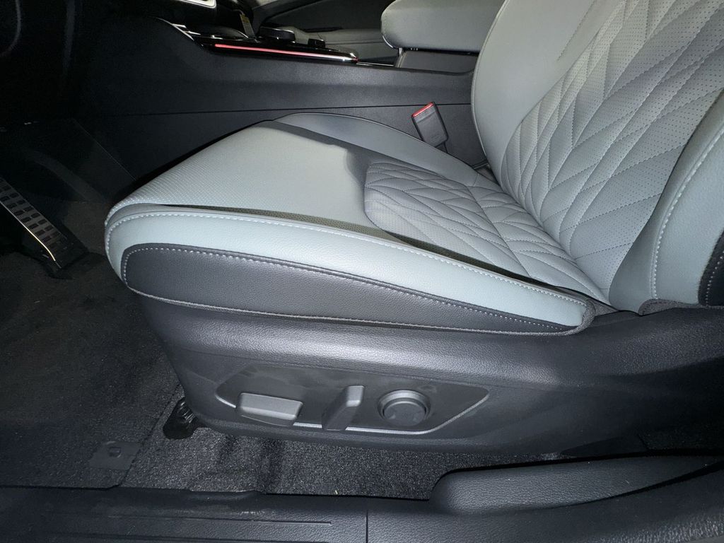 new 2025 Kia Sportage Plug-In Hybrid car, priced at $45,042