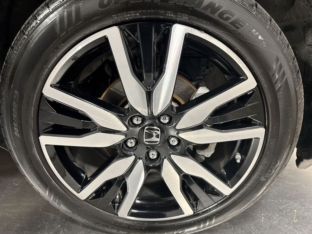 used 2022 Honda Pilot car, priced at $34,997