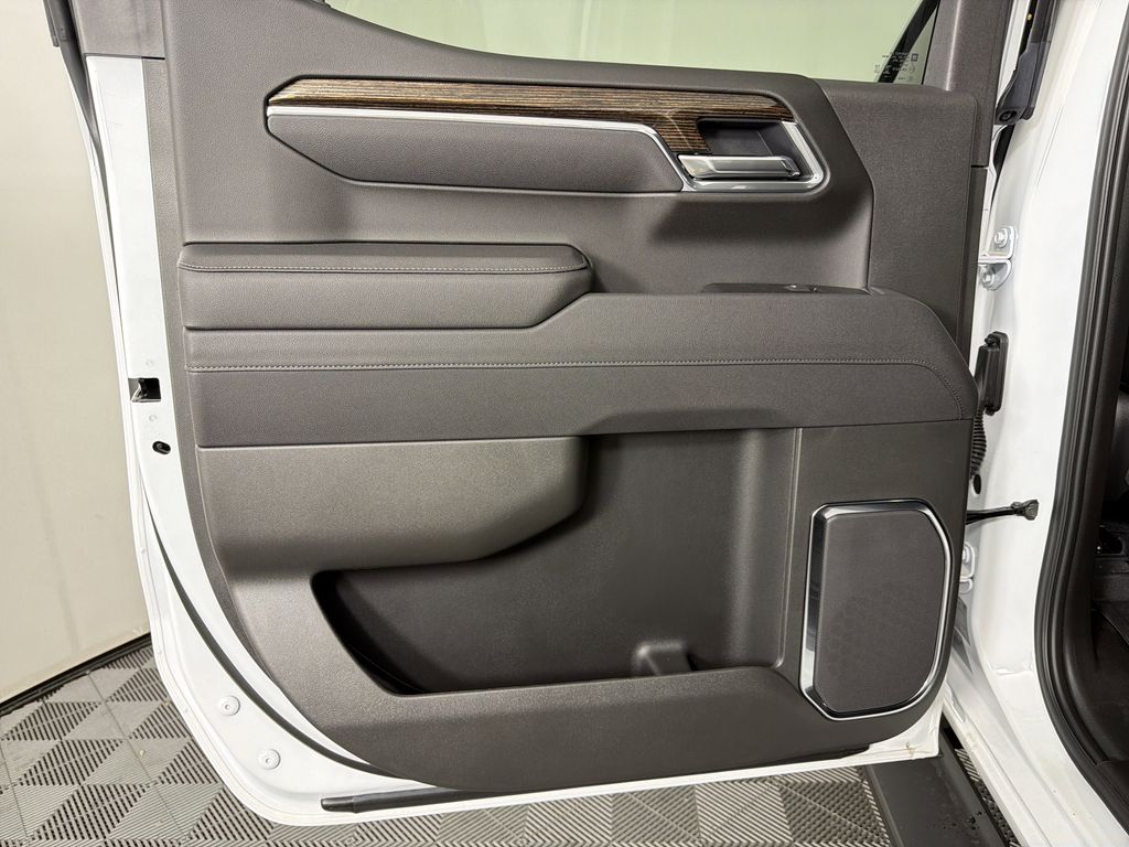 new 2025 GMC Sierra 1500 car, priced at $56,729