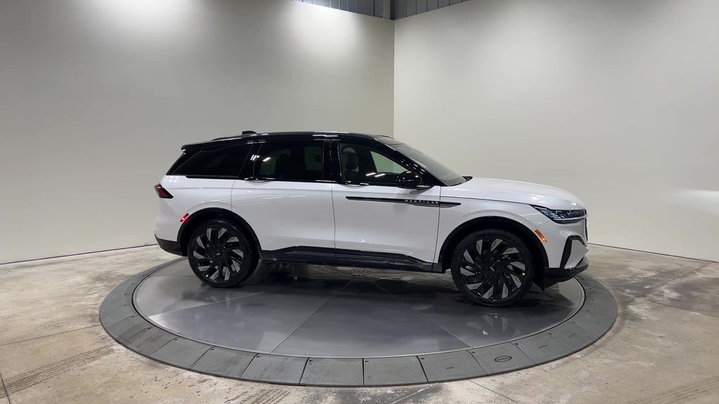 new 2025 Lincoln Nautilus car, priced at $70,305