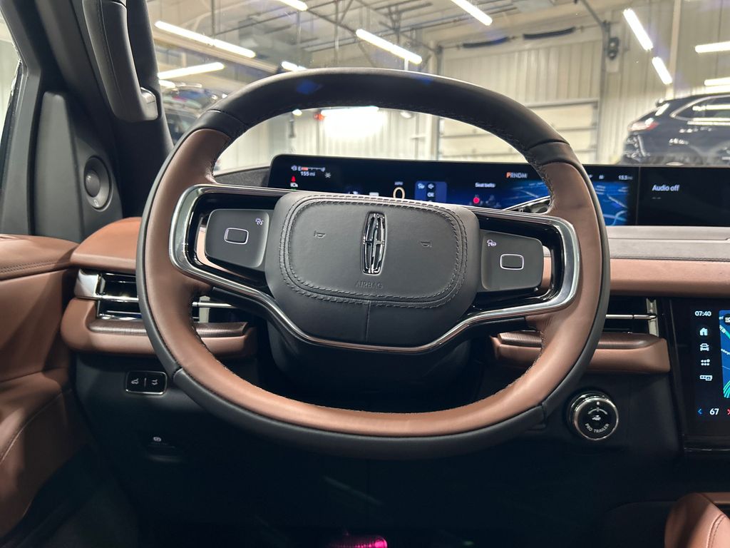 new 2025 Lincoln Navigator car, priced at $108,790