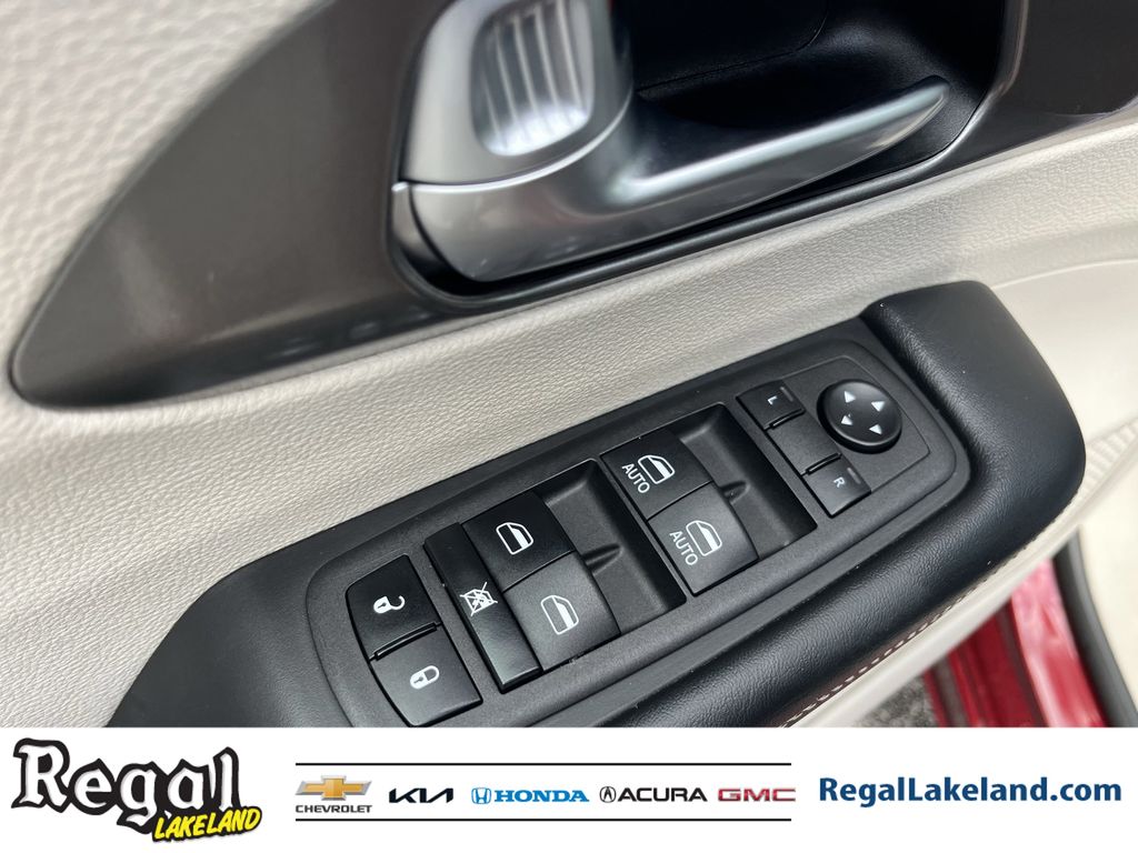 used 2023 Chrysler Pacifica car, priced at $21,294