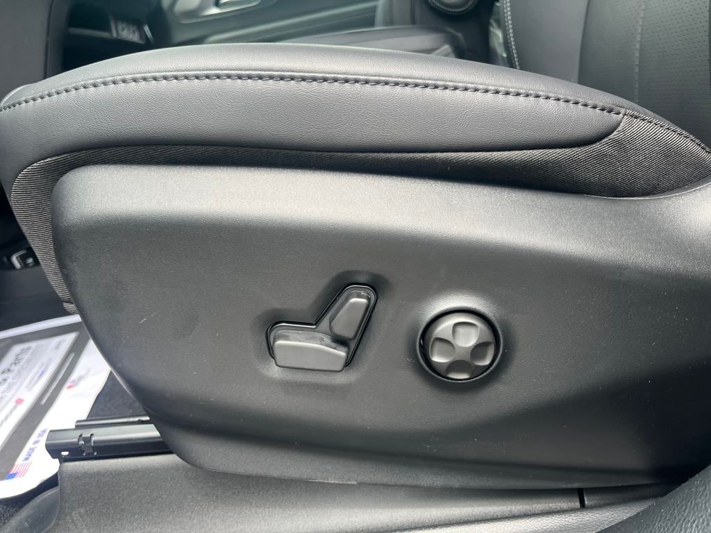 new 2025 Chrysler Pacifica car, priced at $43,527