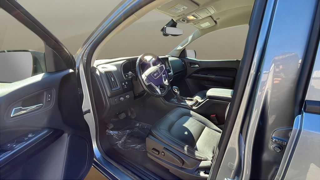 used 2022 GMC Canyon car, priced at $31,400