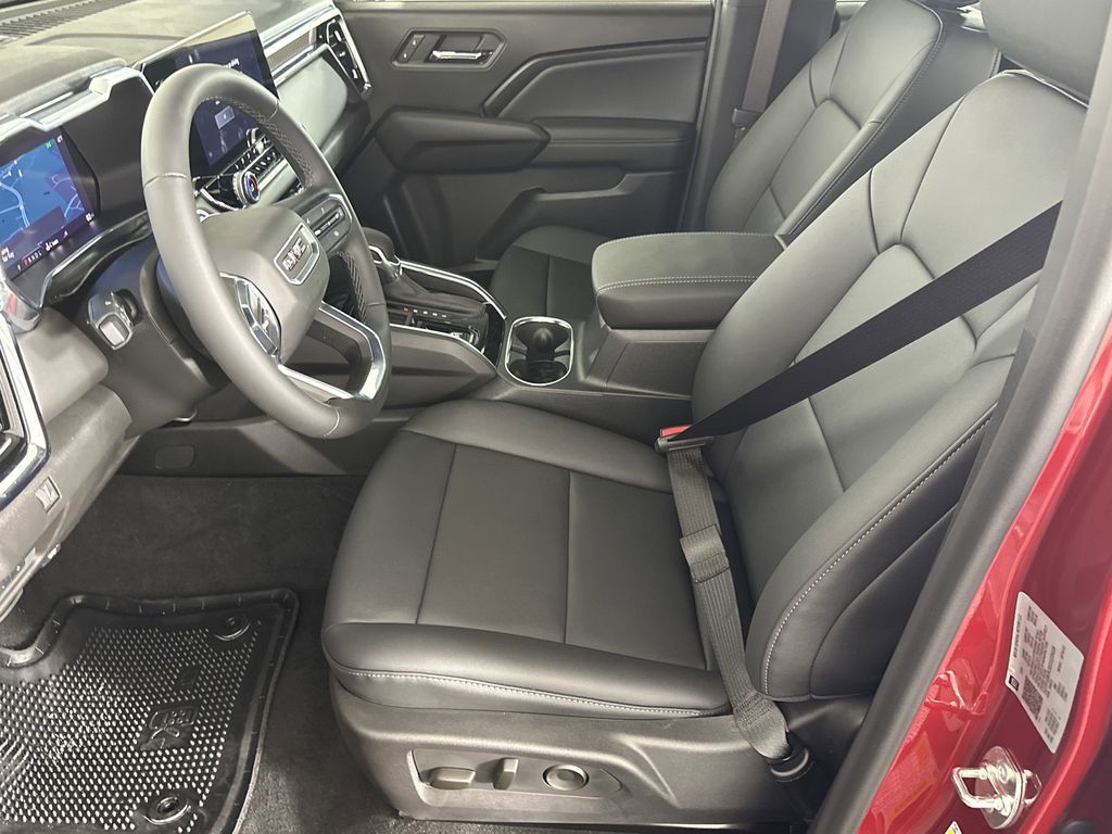 new 2025 GMC Canyon car, priced at $40,995